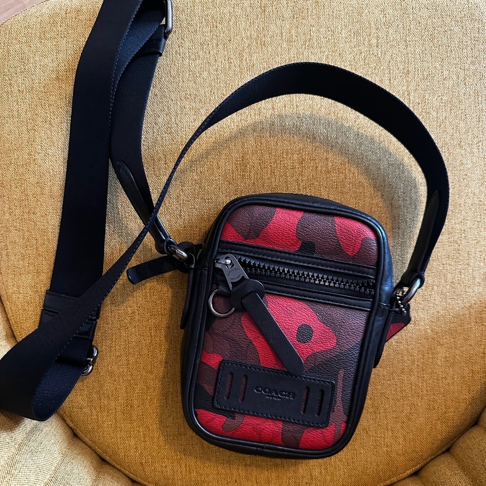 COACH Men’s Terrain Crossbody